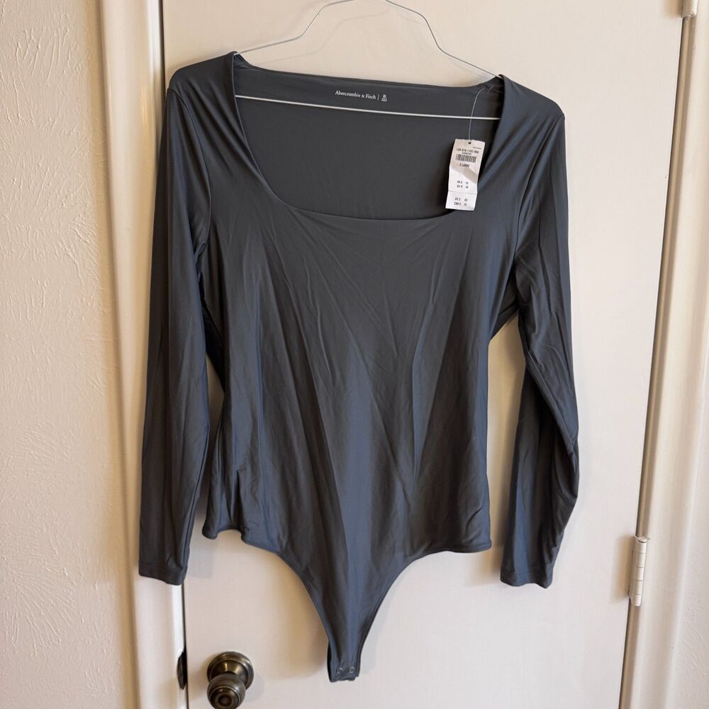 NWT Womens XL Abercrombie & Fitch Gray Square Neck Seamless Long Sleeve Bodysuit